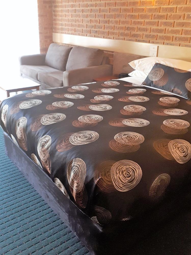 Colonial Motor Inn Bairnsdale Golden Chain Property Εξωτερικό φωτογραφία
