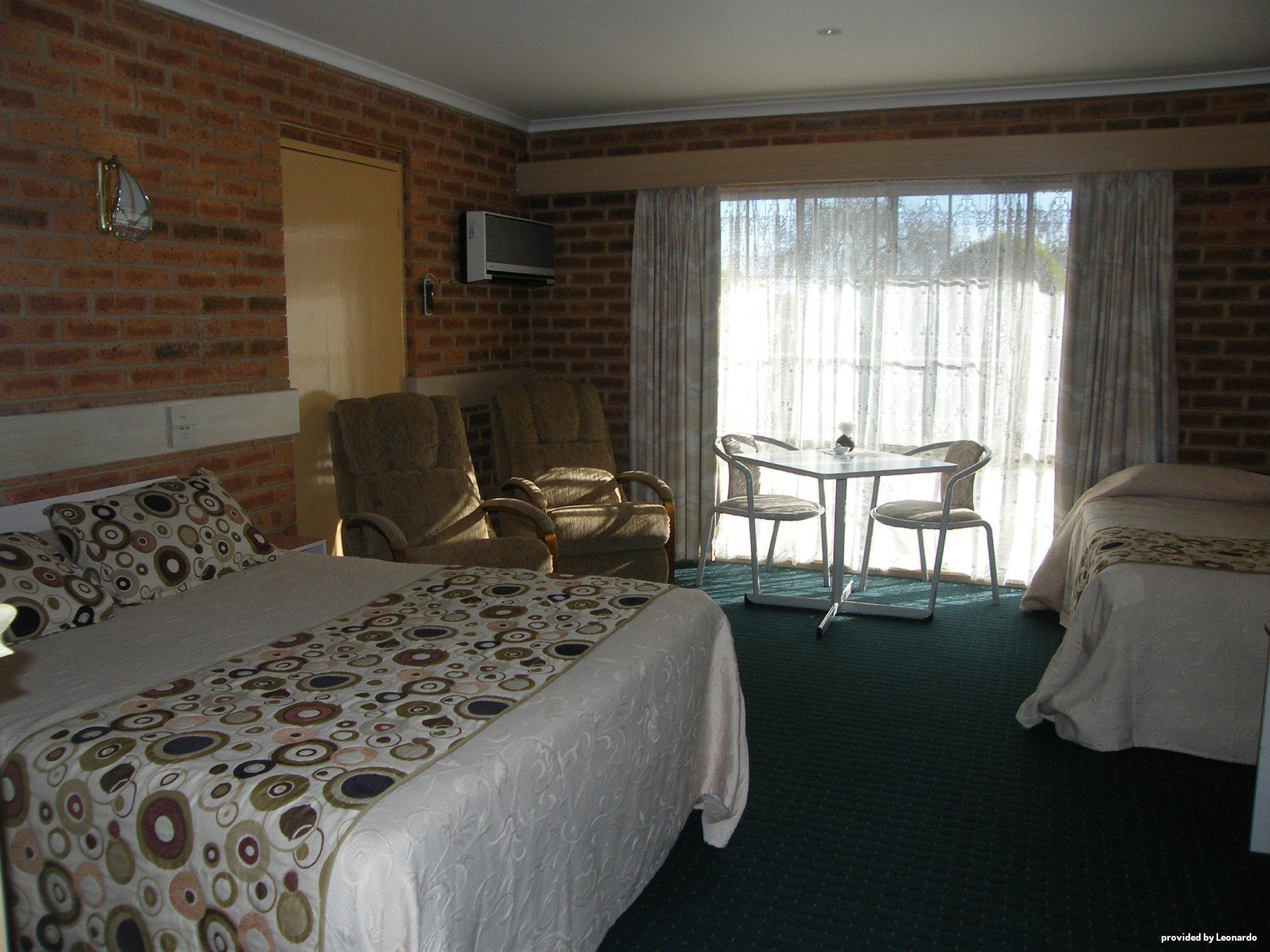 Colonial Motor Inn Bairnsdale Golden Chain Property Δωμάτιο φωτογραφία