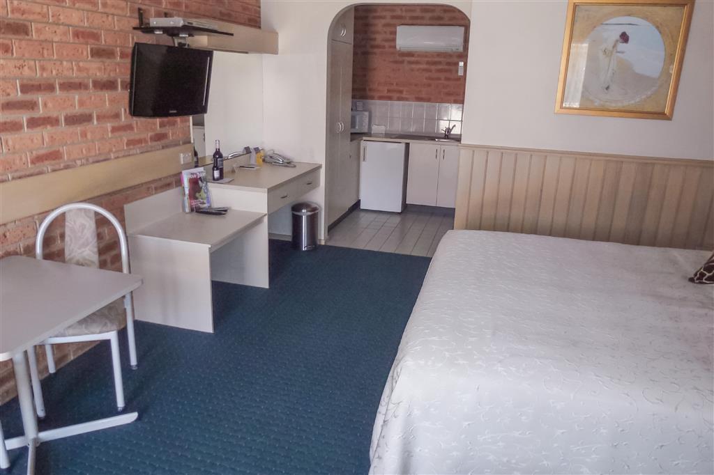 Colonial Motor Inn Bairnsdale Golden Chain Property Δωμάτιο φωτογραφία
