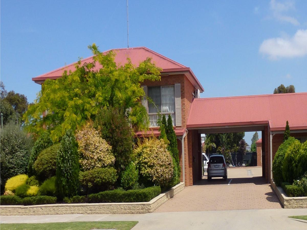Colonial Motor Inn Bairnsdale Golden Chain Property Εξωτερικό φωτογραφία